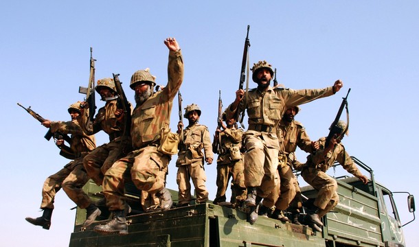 Pakistan Soldiers Exercise